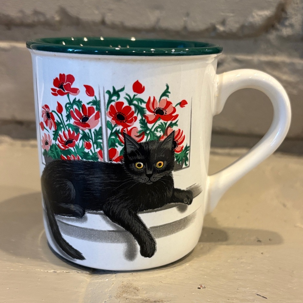 VTG Potpourri Press Cleopatra/Window Mug